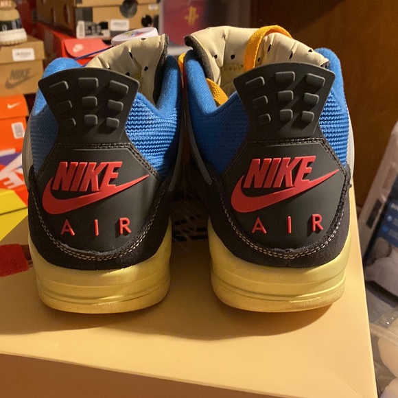 Jordan 4 - Picture 6 of 9